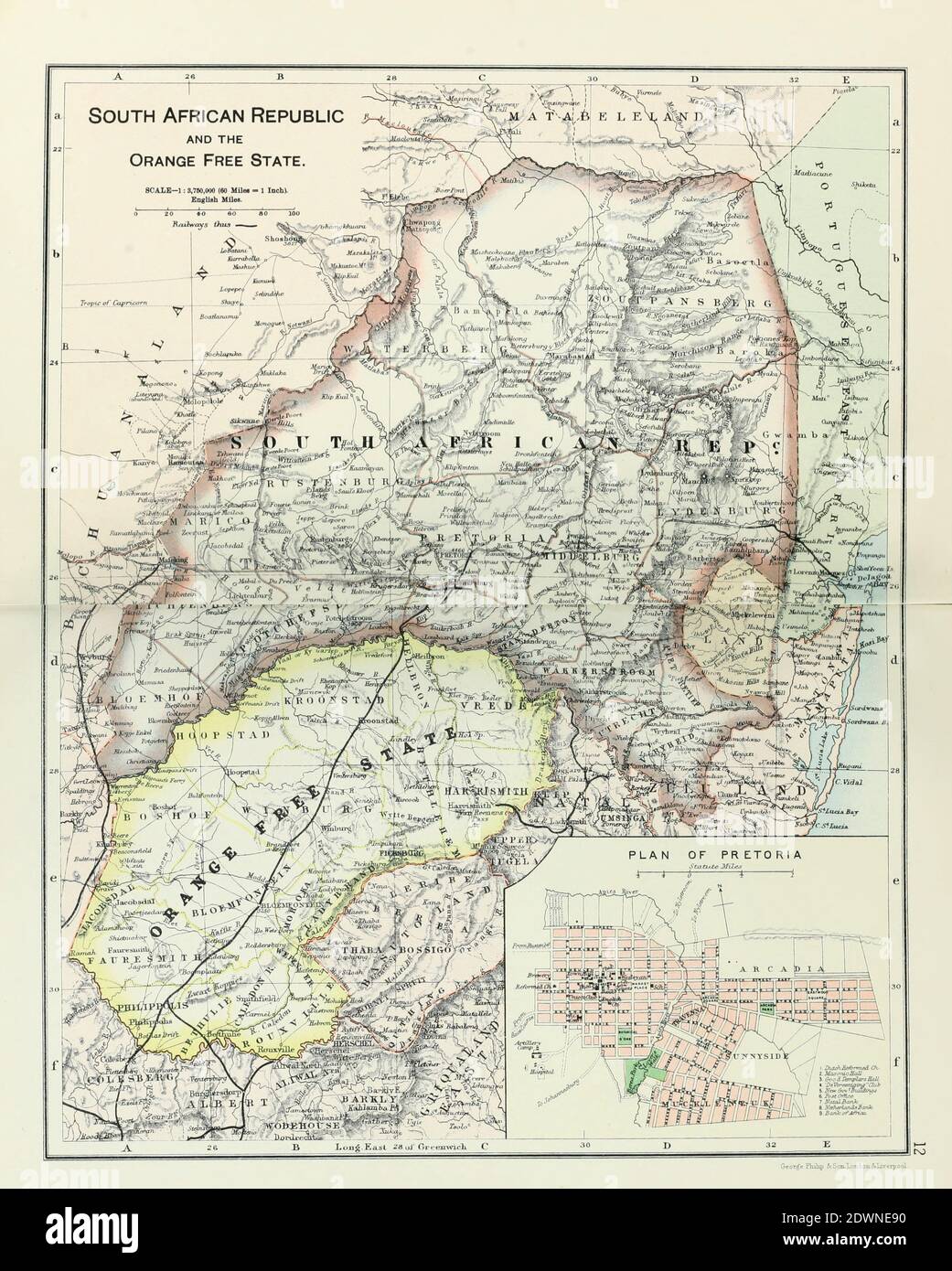 Ancienne carte de la République sud-africaine et de l'État libre d'Orange avec un plan détaillé de Pretoria (1895) tiré du livre 'l'atlas de la ligne du Château d'Afrique du Sud' : Une série de 16 plaques, imprimées en couleur, contenant 30 cartes et diagrammes, avec un compte rendu des caractéristiques géographiques, du climat, des ressources minérales et autres, et de l'histoire de l'Afrique du Sud. Et un index de plus de 6,000 noms Banque D'Images