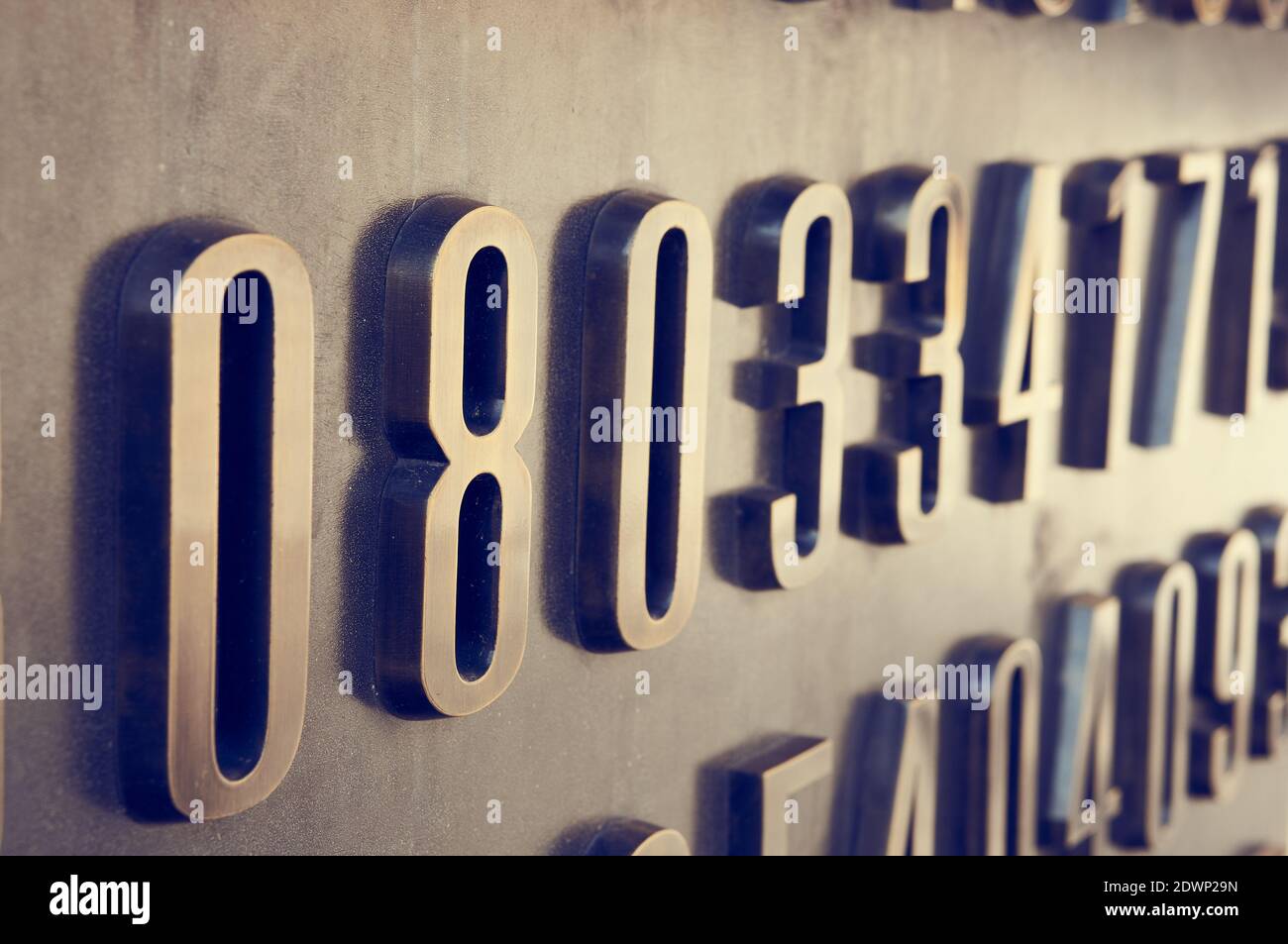 POZNAN, POLOGNE - 30 septembre 2017 : gros plan du monument cryptologue Enigma avec des codes dans le centre-ville Banque D'Images