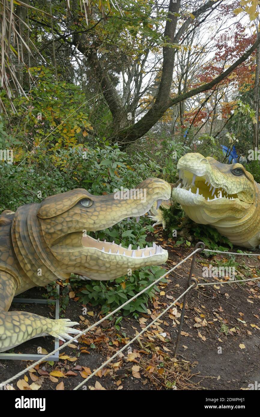 Crocodile statues Banque de photographies et d'images à haute résolution -  Alamy