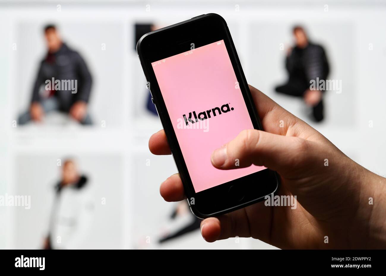 Klarna app Banque de photographies et d'images à haute résolution - Alamy