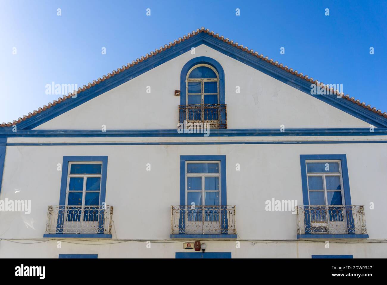 Sines, Portugal - 20 décembre 2020 : vue du Centre culturel Emmerico Nunes à Downtwon Sines, Portugal Banque D'Images
