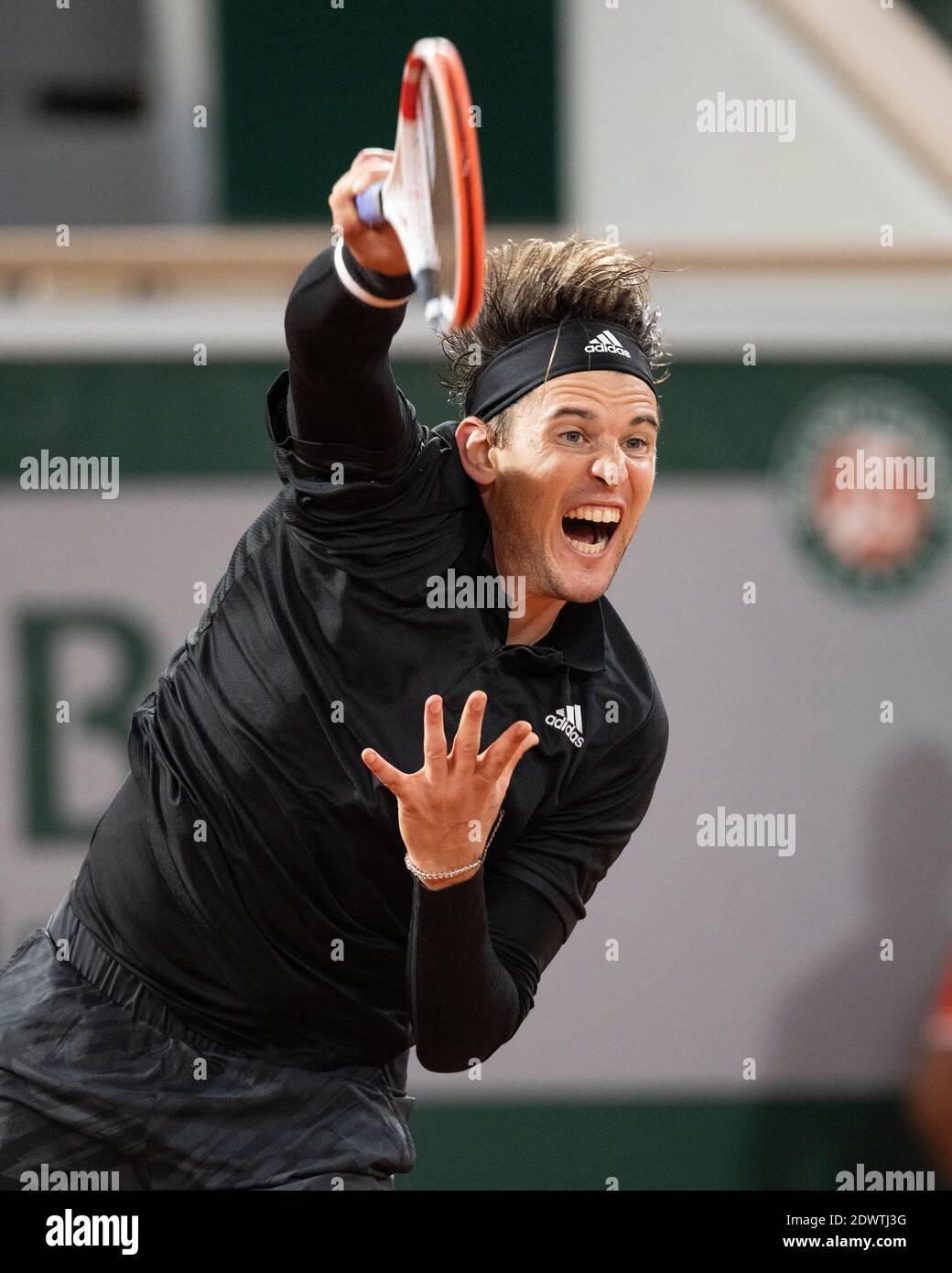 Dominic Thiem, joueur de tennis autrichien, joue un rôle lors d'un match à l'Open de France 2020, Paris, France, Europe. Banque D'Images