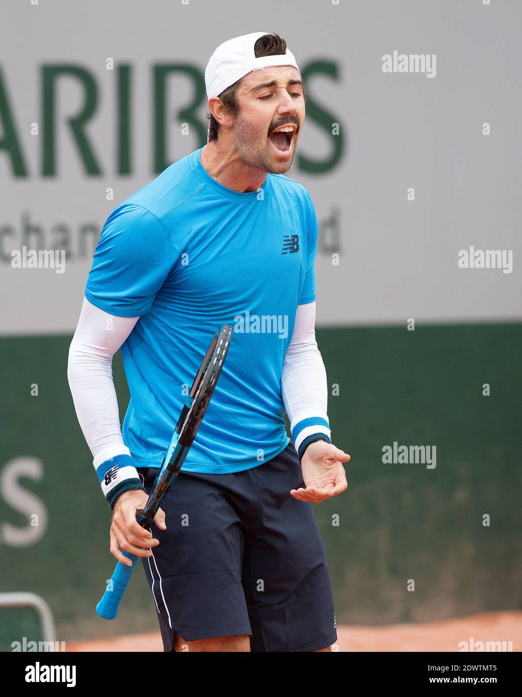 Jordan Thompson, joueur de tennis australien, réagit après avoir perdu un  tir lors de l'Open de France 20120, à Paris, en France, en Europe Photo  Stock - Alamy
