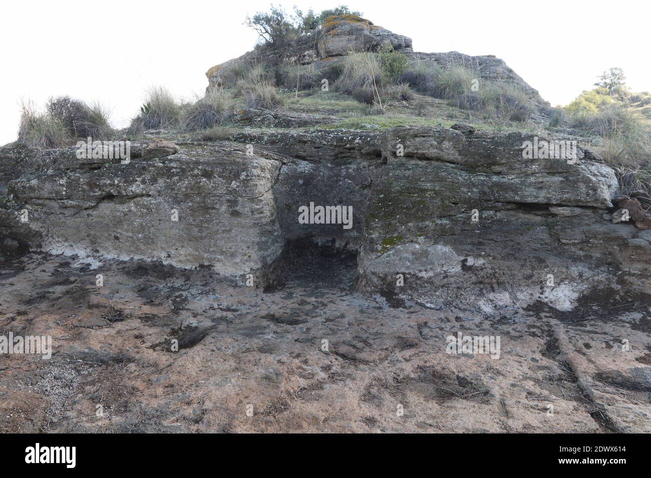Barcelone, Catalogne, Espagne. 23 décembre 2020. 23 décembre 2020 (Pizarra, Malaga) l'équipe d'archéologues dirigée par le docteur en histoire médiévale de l'Université de Malaga Virgilio Martinez-nez Enamorado effectue une excavation à Castillejos de Quintana à Pizarra depuis deux mois. Crédit : ZUMA Press, Inc./Alay Live News Banque D'Images