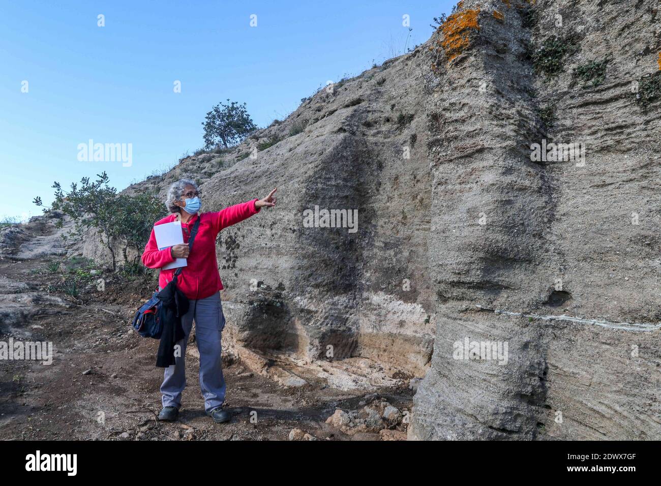 Barcelone, Catalogne, Espagne. 23 décembre 2020. 23 décembre 2020 (Pizarra, Malaga) l'équipe d'archéologues dirigée par le docteur en histoire médiévale de l'Université de Malaga Virgilio Martinez-nez Enamorado effectue une excavation à Castillejos de Quintana à Pizarra depuis deux mois. Crédit : ZUMA Press, Inc./Alay Live News Banque D'Images