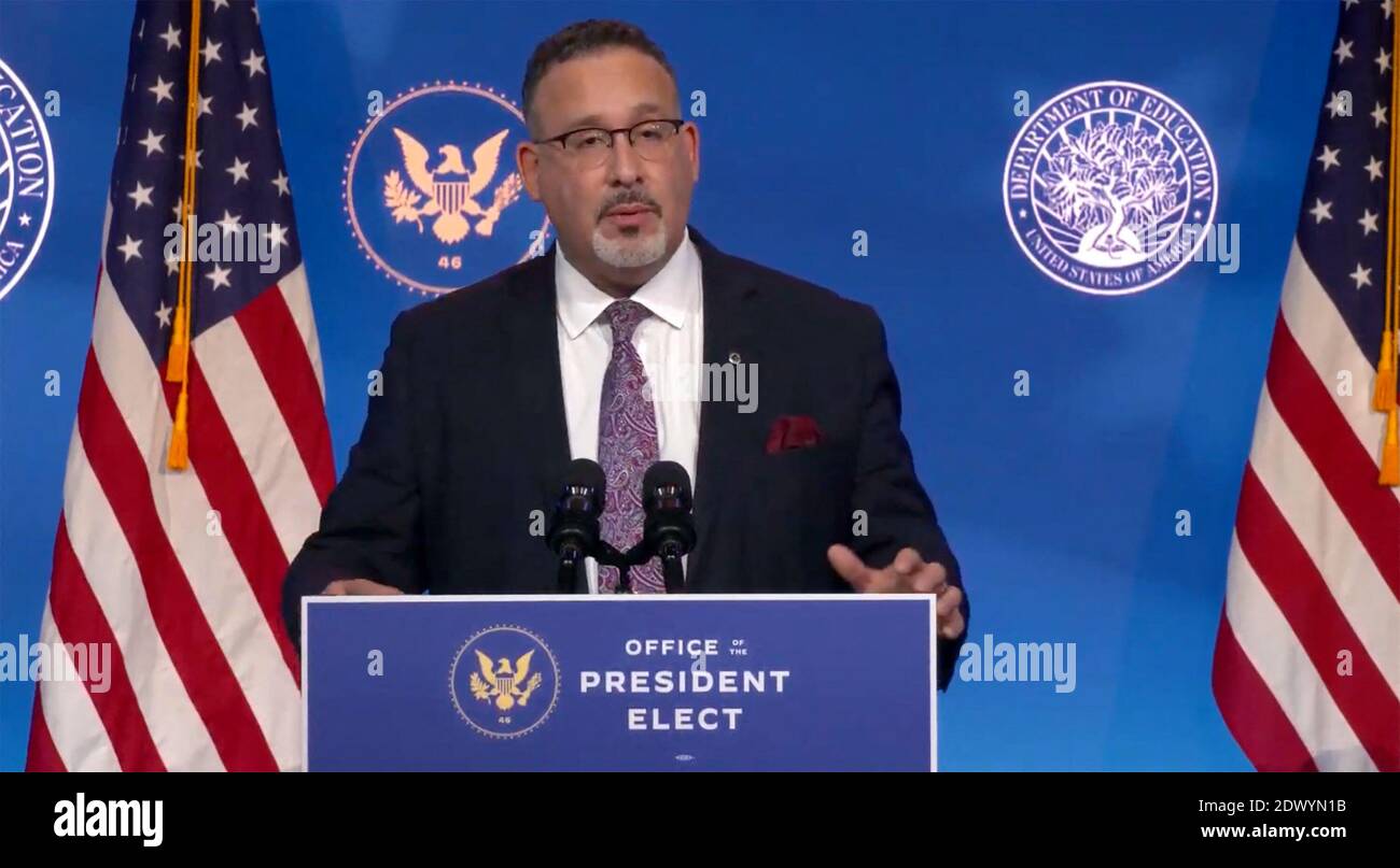 Le Dr Miguel Cardona, Secrétaire de l'éducation désigné des États-Unis, fait des remarques après que le président élu des États-Unis Joe Biden a prononcé des observations au Queen Theatre de Wilmington, DE, États-Unis, le mardi 22 décembre 2020. Photo de Biden transition TV via CNP/ABACAPRESS.COM Banque D'Images