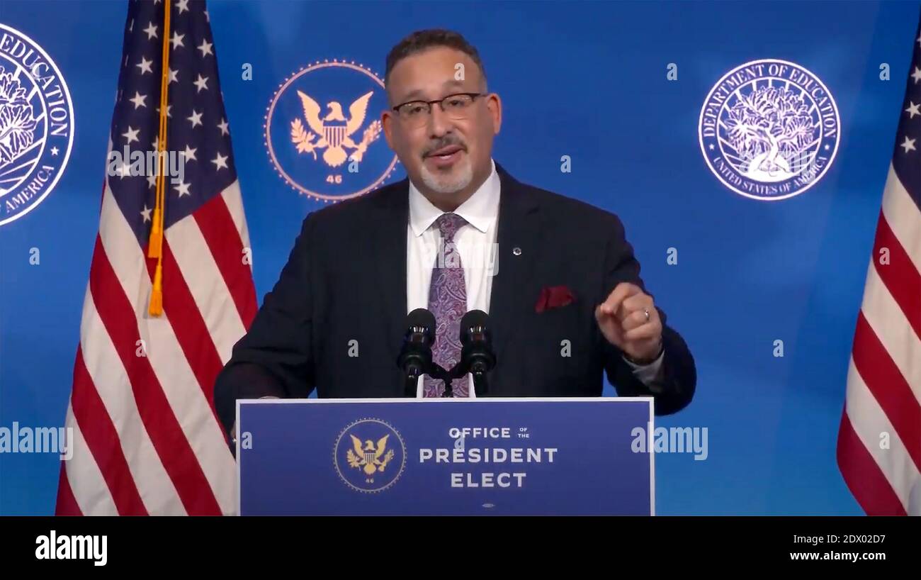 Le Dr Miguel Cardona, Secrétaire de l'éducation désigné des États-Unis, fait des remarques après que le président élu des États-Unis Joe Biden a prononcé des observations au Queen Theatre de Wilmington, Delaware, le mardi 22 décembre 2020. Crédit: Biden transition TV via CNP /MediaPunch Banque D'Images