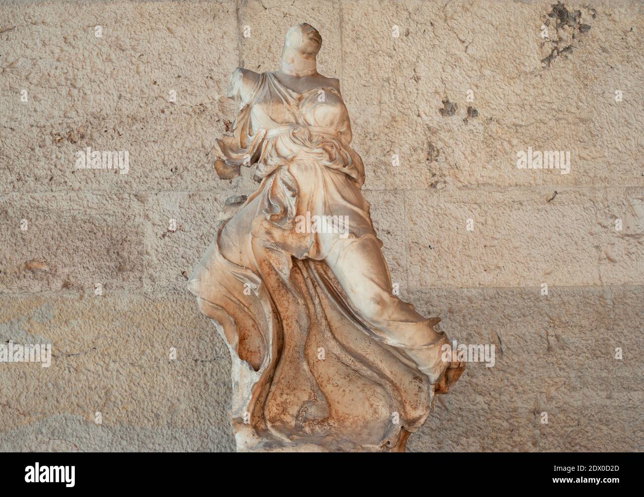 Statue de Nike, déesse de la victoire. Vers 415 av. J.-C., logé à Stoa d'Attalus, Athènes, Grèce Banque D'Images Statue de Nike, déesse de la victoire. Vers 415 av. J.-C., logé à Stoa d'Attalus, Athènes, Grèce Banque D'Images