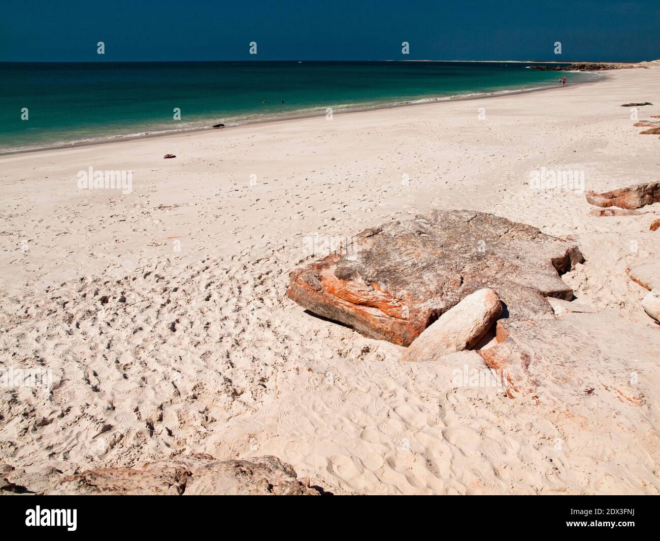 Belle plage de sable blanc East Beach sur l'océan Indien à Cape Leveque, Dampier Peninsula, Australie occidentale Banque D'Images