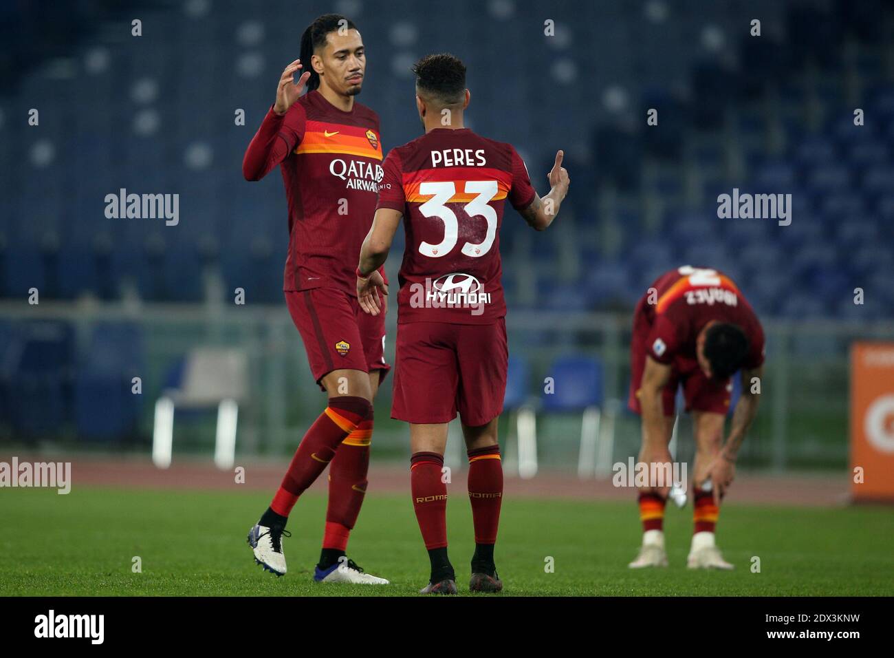 Rome, Italie. 23 décembre 2020. ROME, Italie - 23.12.2020: SMALLING CÉLÈBRE LA VICTOIRE DANS la série italienne UN match de football de la ligue 2020 entre COMME ROMA vs CAGLIARI, au stade olympique de Rome crédit: Agence de photo indépendante/Alamy Live News Banque D'Images
