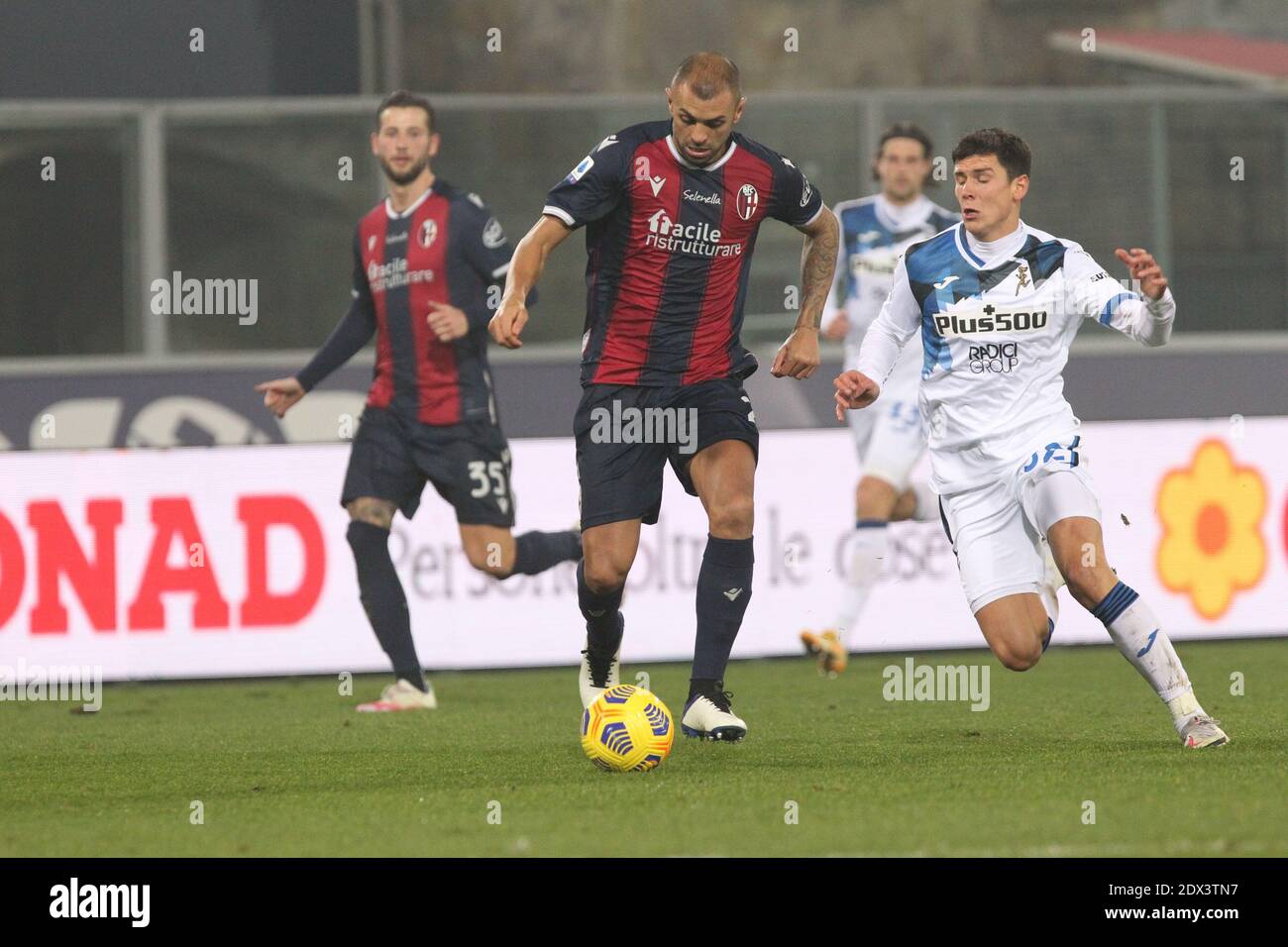 Bologne, Italie. 23 décembre 2020. Danilo Larangeira de Bologne pendant la série italienne UN match de football Bologna FC vs Atalanta au stade Renato Dall'Ara de Bologne, Italie, 23 décembre 2020. PH. Michele Nucci/LM crédit: Michele Nucci/LPS/ZUMA Wire/Alay Live News Banque D'Images