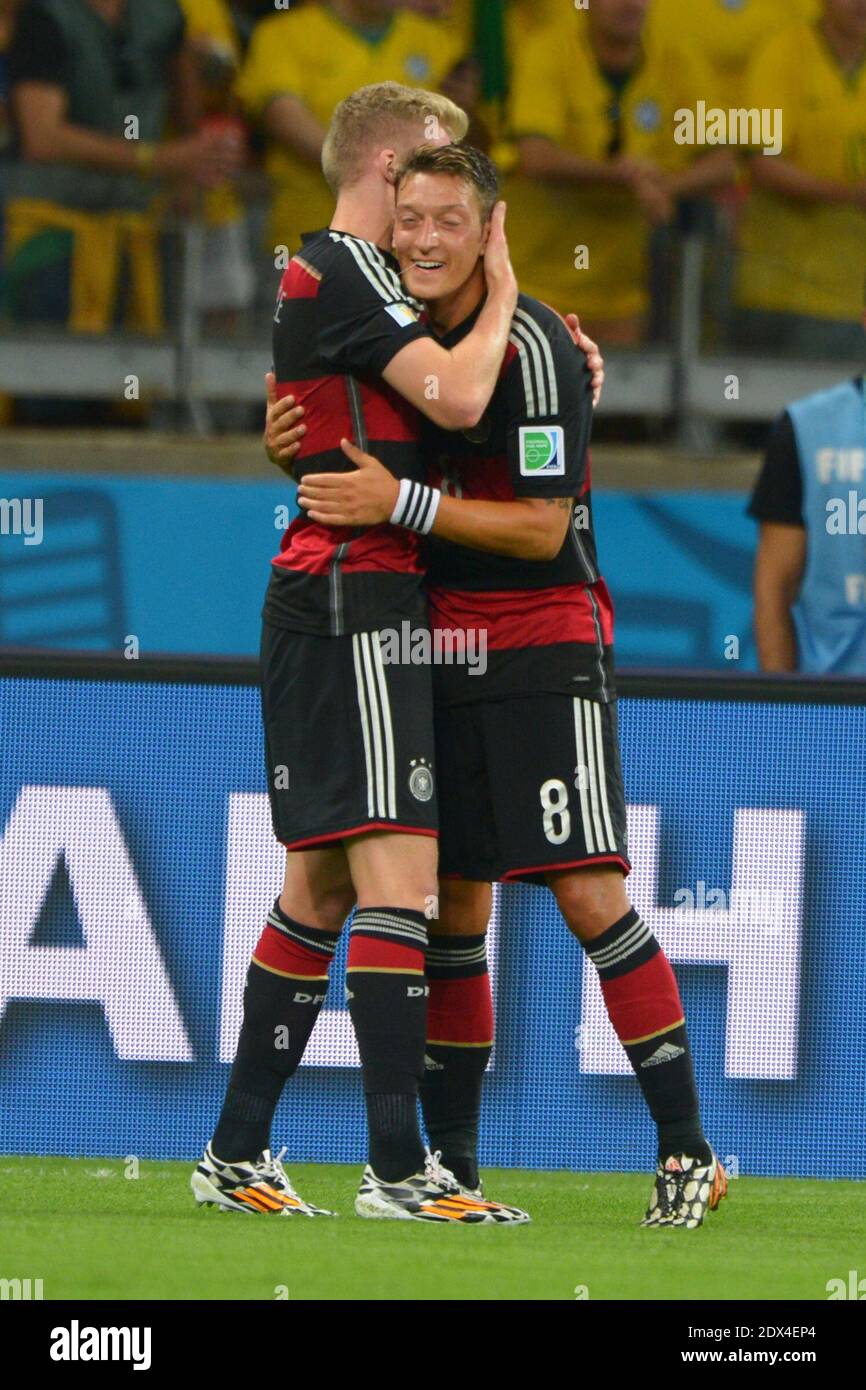 Le 8 juillet 2014, André Schuerrle, de l'Allemagne, célèbre après avoir marqué le but 7-0 du match de finale de la coupe du monde de football 2014 1/2 au Brésil contre l'Allemagne au stade Mineiro, à Belo Horizonte, au Brésil. L'Allemagne a gagné 7-1 . Photo de Henri Szwarc/ABACAPRESS.COM Banque D'Images