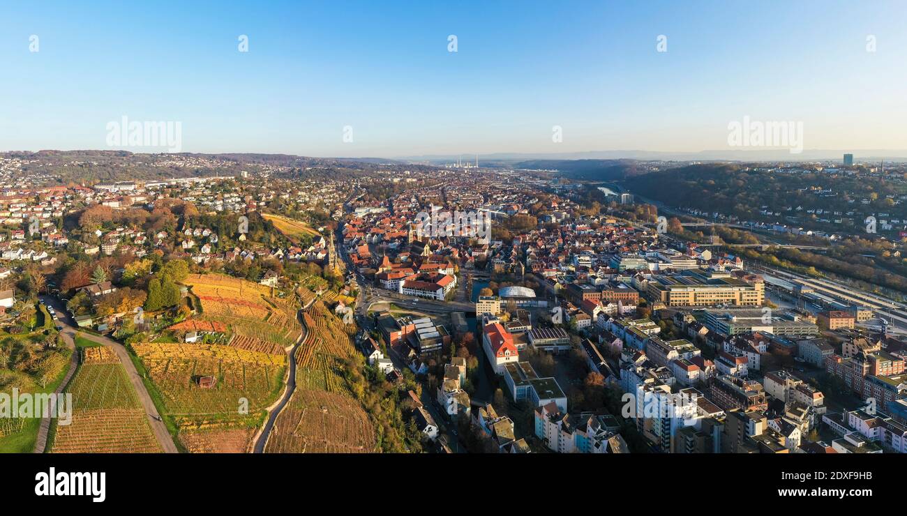 Allemagne, Bade-Wurtemberg, Esslingen, vignobles et ville, vue aérienne Banque D'Images