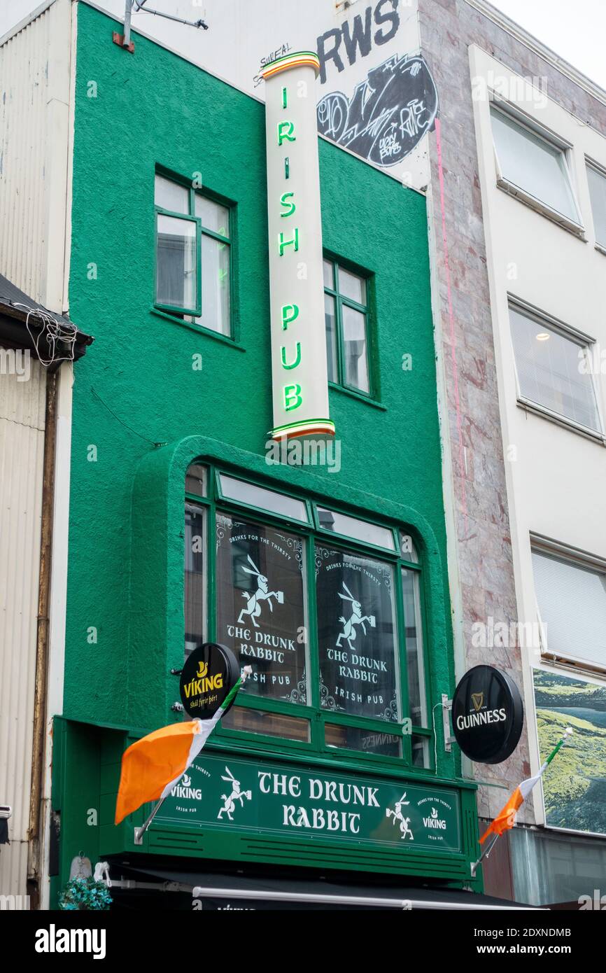 Green Building du pub irlandais Rabbit à Reykjavik Centre-ville Islande Banque D'Images