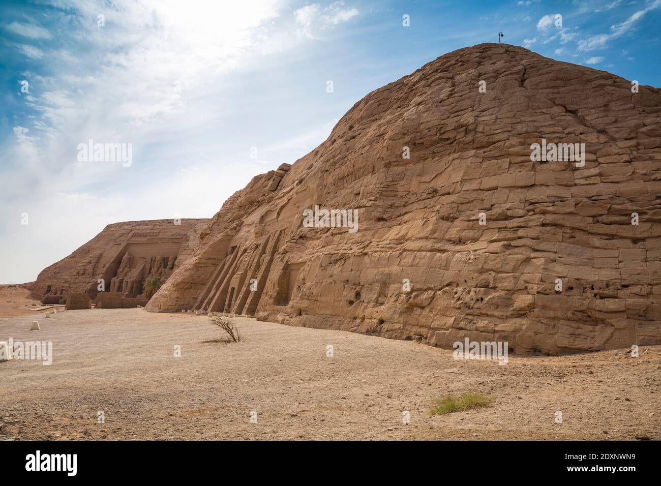 Égypte, Abou Simbel, le Grand Temple et le petit temple, connu sous le nom de Temple de Hathor Banque D'Images