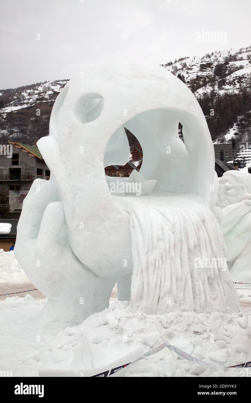 Ice sculpture at valloire Banque de photographies et d'images à haute  résolution - Alamy