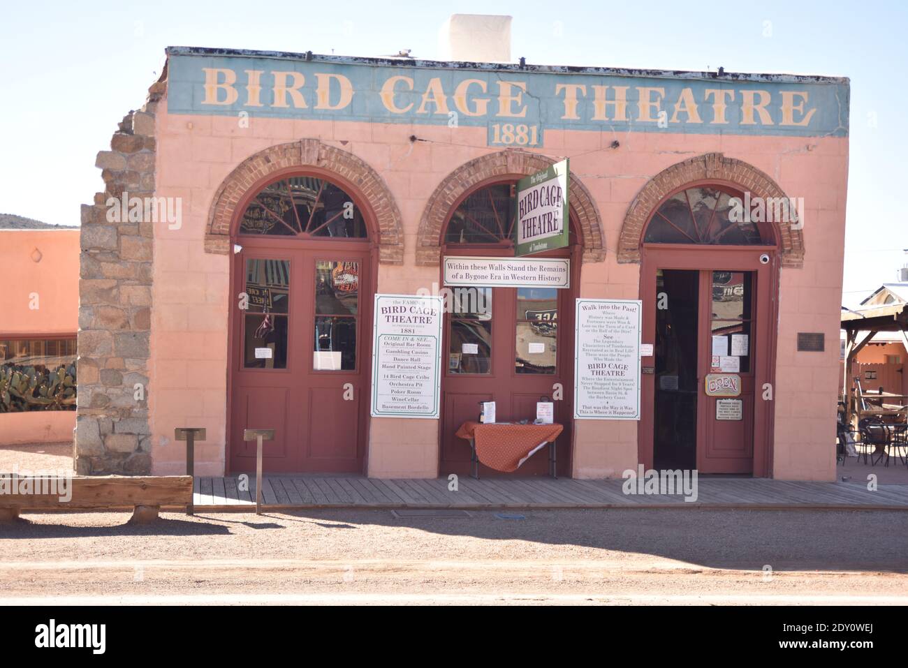 Tombstone, AZ., États-Unis 12/15-16/2020. Bird cage Theatre a offert ce que les mineurs veulent habituellement : alcool, jeux, divertissement et prostitution. Banque D'Images