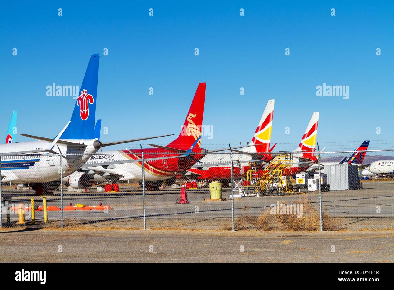 Victorville, CA, États-Unis – 22 décembre 2020 : des avions commerciaux sont stationnés dans le désert de Mojave à l'aéroport logistique de Californie du Sud à Victorv Banque D'Images