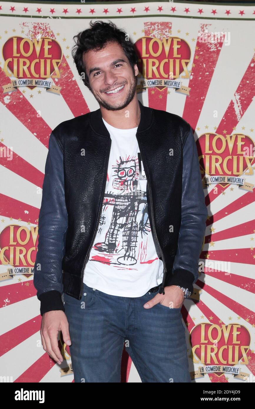 Amir Haddad participe à la première « Love Circus » au théâtre les Folies Bergère, à Paris, en France, le 28 octobre 2014. Photo de Audrey Poree/ABACAPRESS.COM Banque D'Images