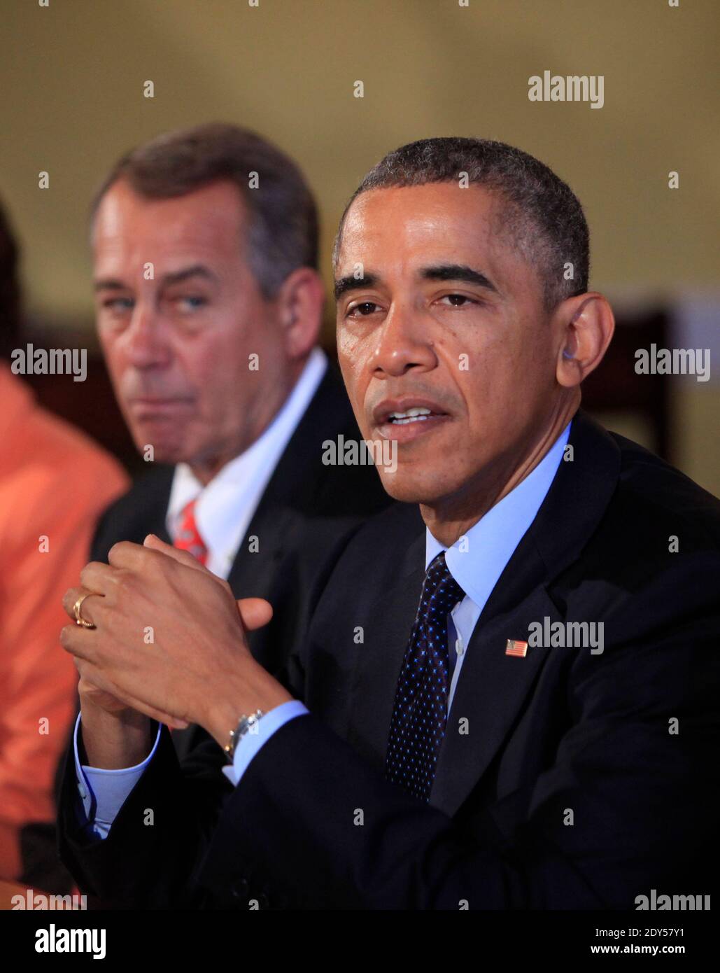 Le président Barack Obama rencontre les dirigeants bipartiens du Congrès dans l'ancienne salle à manger familiale de la Maison Blanche à Washington, DC, USA, le 7 novembre 2014. (De gauche à droite : Président de la Chambre John Boehner, Président Obama) photo de Dennis Brack/Pool/ABACAPRESS.COM Banque D'Images