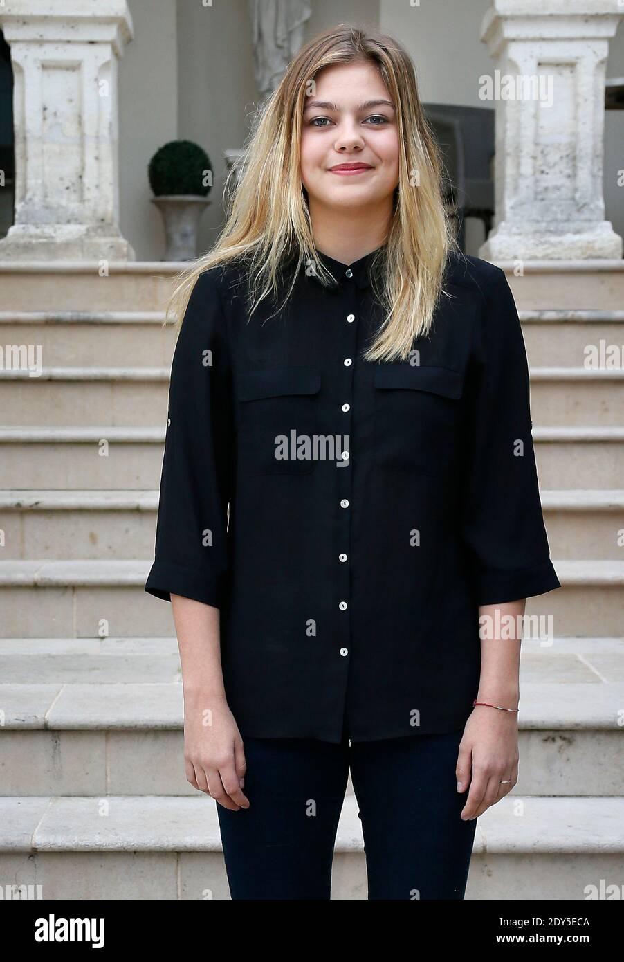 Louane Emera pose pendant la famille Belier Photocall dans le cadre du 23e Festival du film Sarlat 2014 à Sarlat, dans le sud-ouest de la France, le 11 novembre 2013. Photo de Patrick Bernard/ABACAPRESS.COM Banque D'Images
