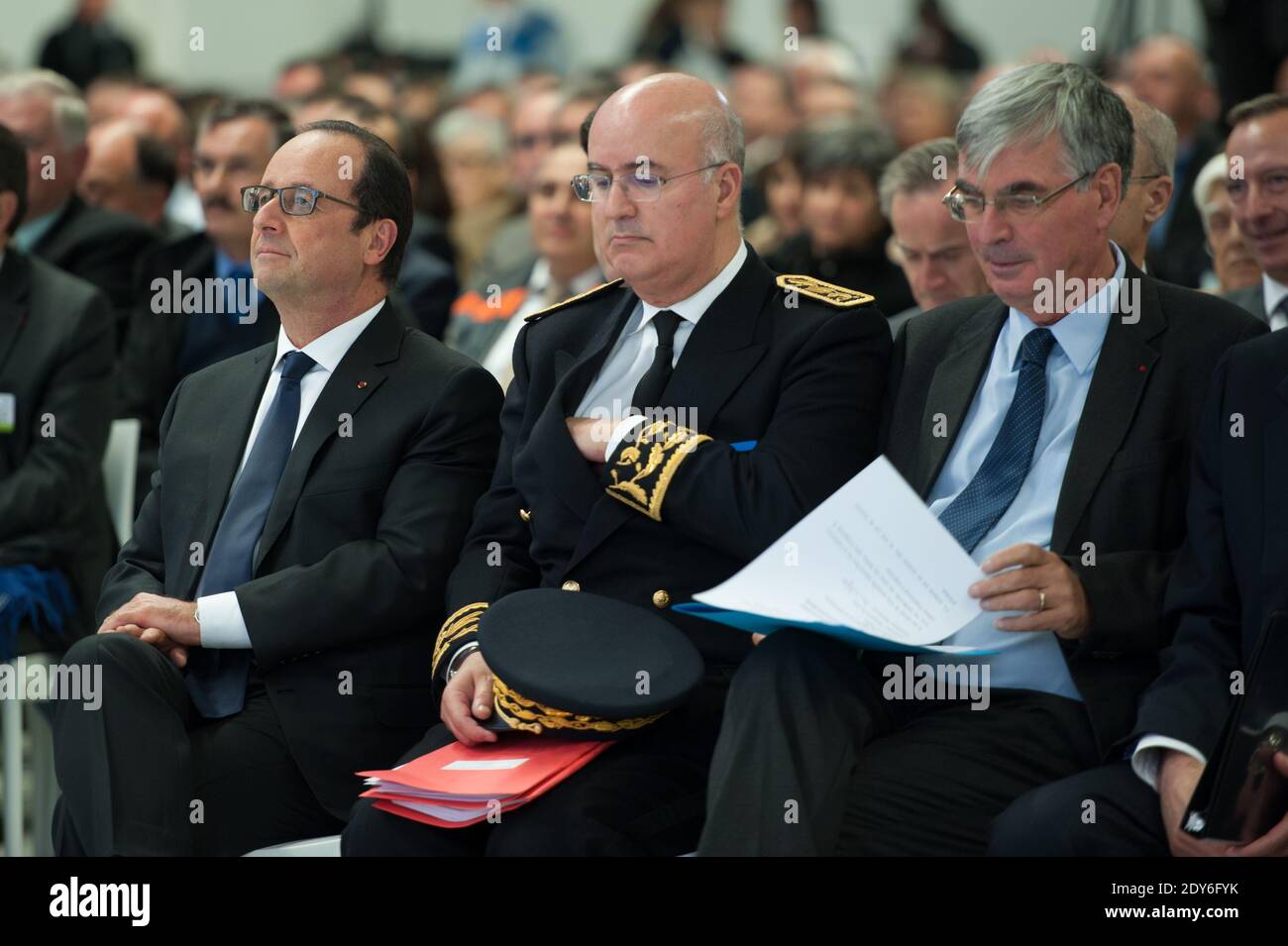 Le président français François Hollande lors de la visite inaugurale de l'usine Safran-Albany à Commercy, dans l'est de la France, le 24 novembre 2014. Photo de Thierry Orban/ABACAPRESS.COM Banque D'Images