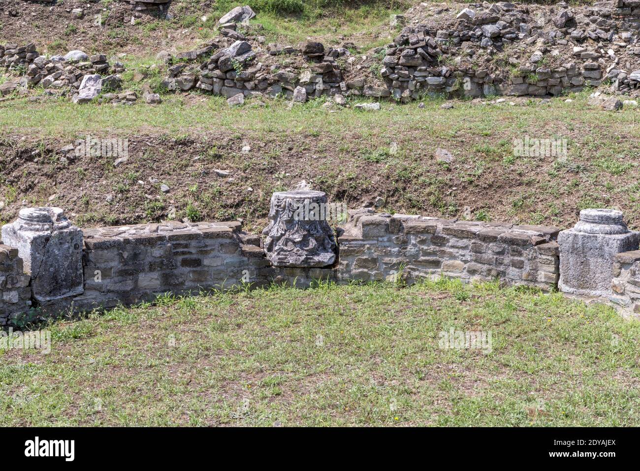 Base et capitale de la colonne Stobi, ruines archéologiques de la ville romaine, Macédoine (ARYM)), République de Macédoine du Nord Banque D'Images