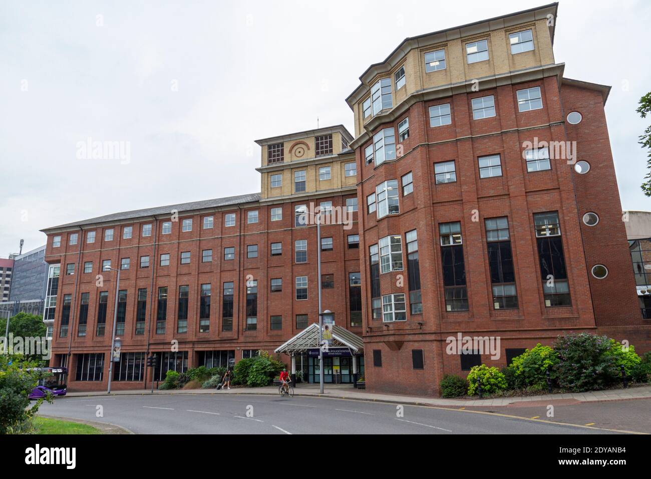 Poste de police central, Byron House, Maid Marian Way, poste de police central, dans le centre-ville de Nottingham, Notts., Royaume-Uni. Banque D'Images