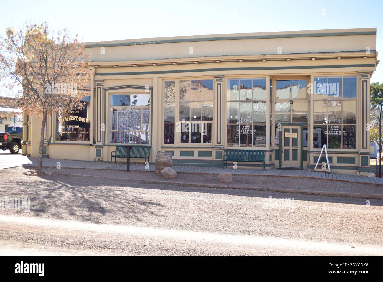 Tombstone, Arizona. ÉTATS-UNIS 12/15/2020. Allen Street. Rue principale de Tombstone. Boutiques, salons, restaurants, galeries d'art et magasins de collection. Banque D'Images