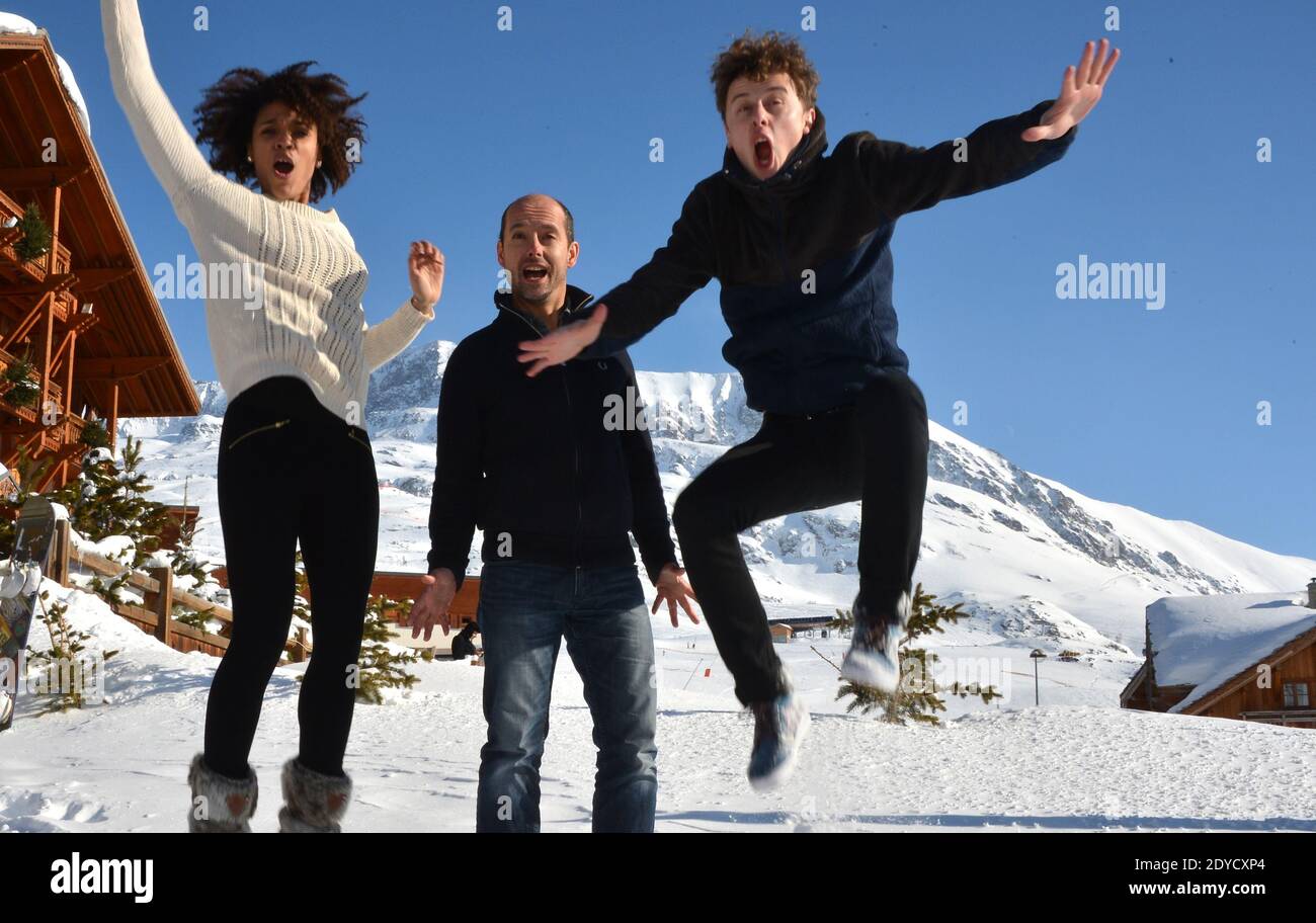 STEFI Celma, Norman Thavaud et Maurice Barthelemy se posent lors du 16e Festival du film comique de l'Alpe d'Huez qui s'est tenu à l'Alpe d'Huez, en France, le 17 janvier 2013. Photo de Jeremy Charriau/ABACAPRESS.COM Banque D'Images