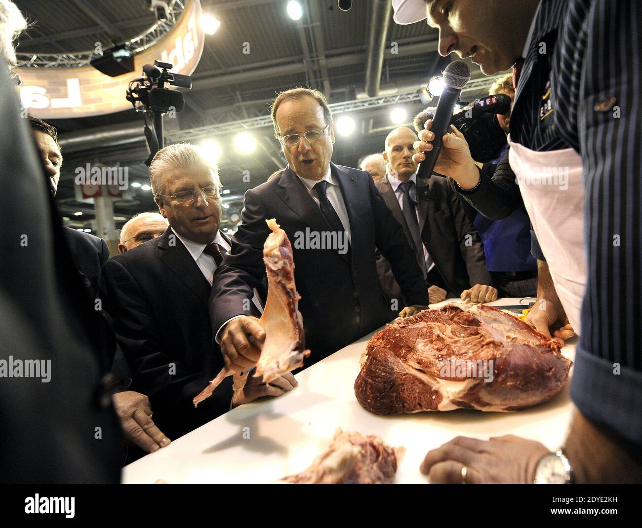 François Hollande lors de sa visite du 50ème salon international de l'agriculture de Paris au parc des expositions de la porte de Versailles à Paris, France, le 23 février 2013. Photo de Mousse/ABACAPRESS.COM Banque D'Images