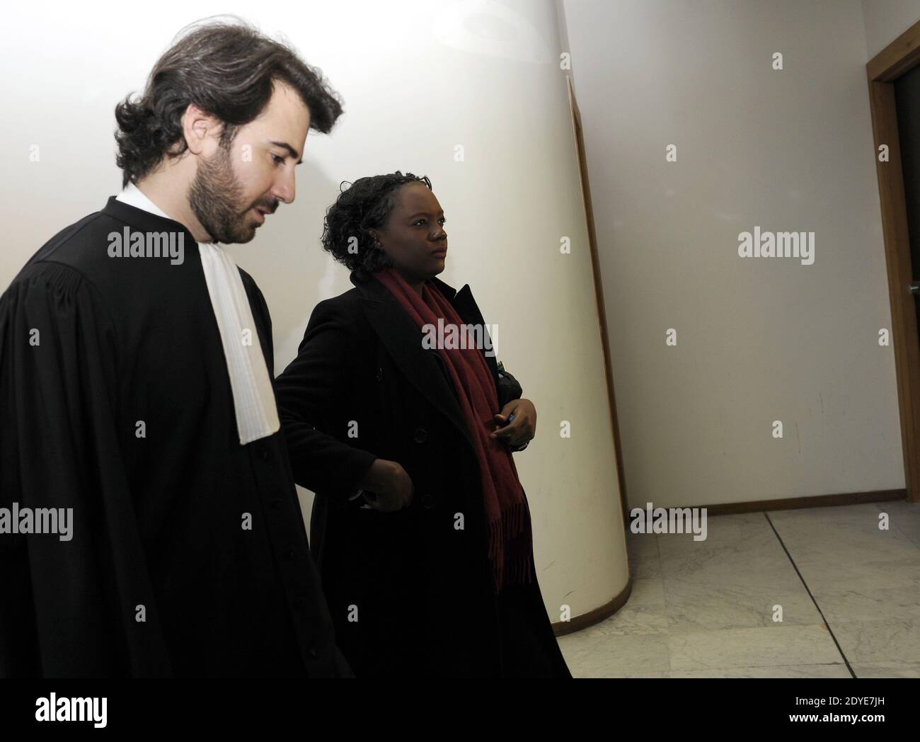 Rama Yade et son avocat Antonin Levy sortant de la salle d'audience au Palais de Justice de Nanterre. Rama Yade est jugée pour freude au code électoral. Nanterre, France le 28 Fevrier 2013. Photo de Mousse/ABACAPRESS.COM Banque D'Images