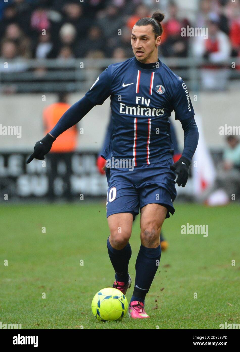 Zlatan Ibrahimovic du PSG lors du match de football de la première Ligue française, Reims contre Paris Saint-Germain au stade de Reims, France, le 2 mars 2013. Reims a gagné 1-0. Photo de Christian Liewig/ABACAPRESS.COM Banque D'Images