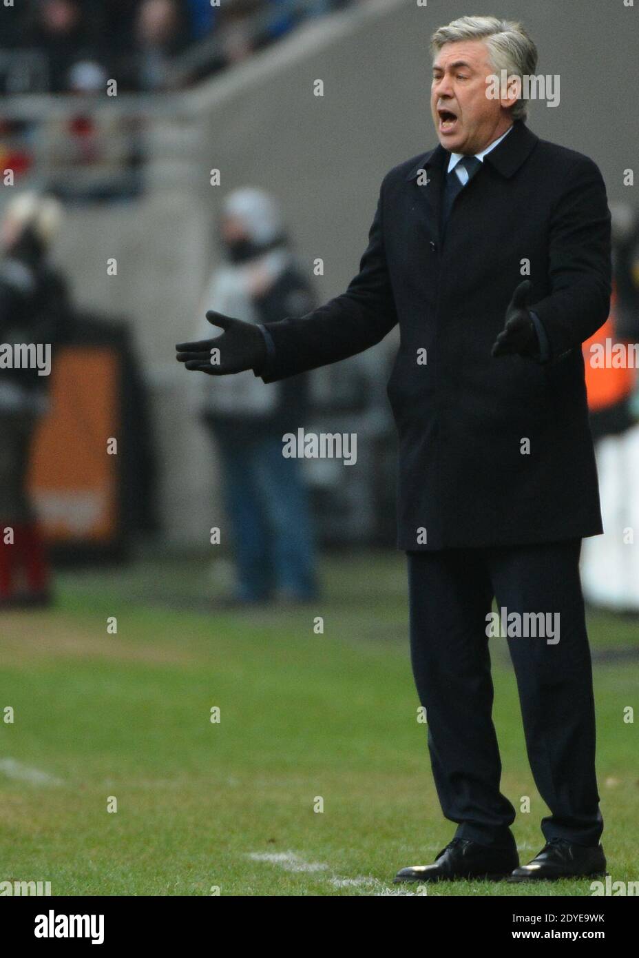Carlo Ancelotti du PSG lors du match de football de la première Ligue française, Reims contre Paris Saint-Germain au stade de Reims, France, le 2 mars 2013. Reims a gagné 1-0. Photo de Christian Liewig/ABACAPRESS.COM Banque D'Images