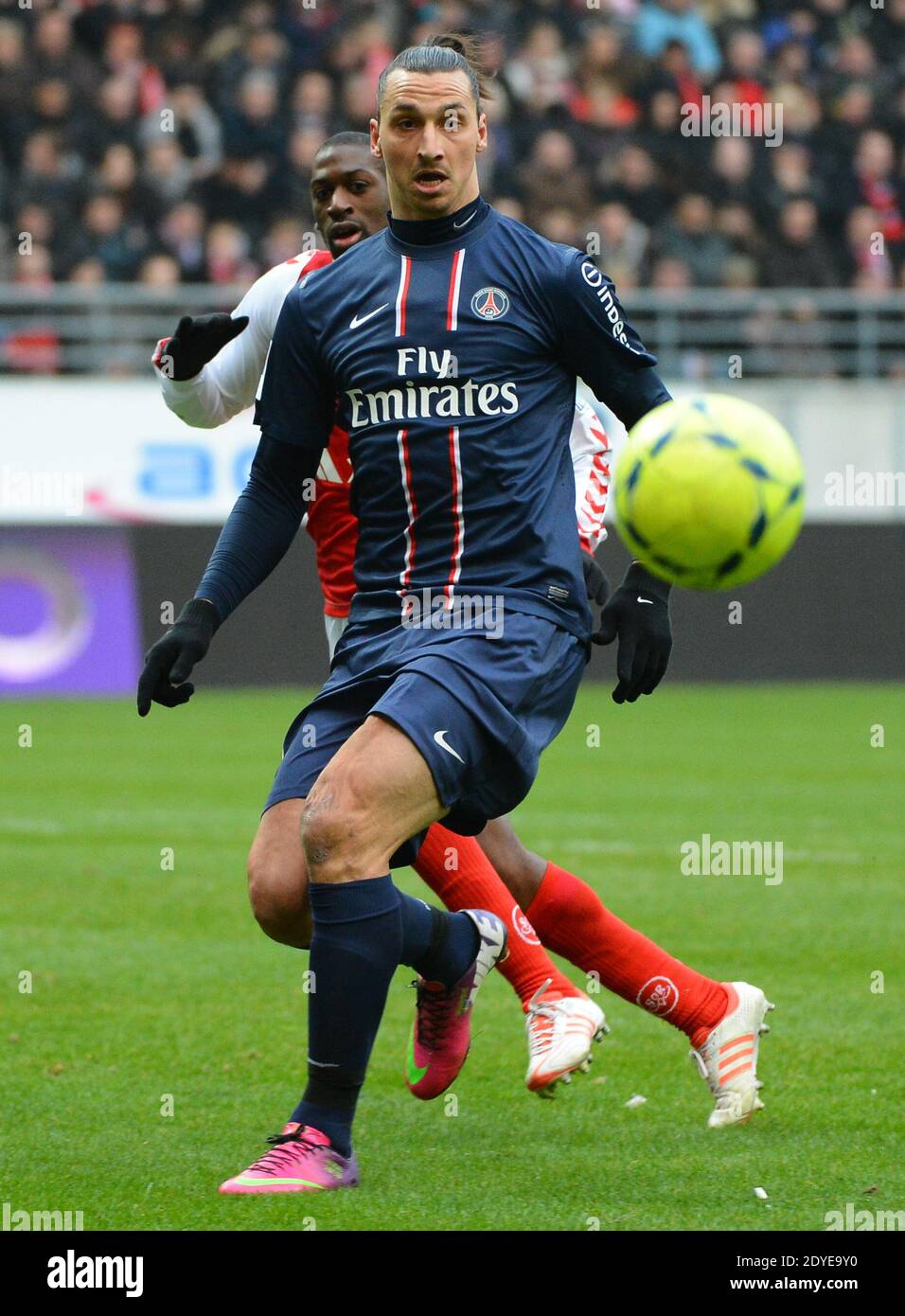 Zlatan Ibrahimovic du PSG lors du match de football de la première Ligue française, Reims contre Paris Saint-Germain au stade de Reims, France, le 2 mars 2013. Reims a gagné 1-0. Photo de Christian Liewig/ABACAPRESS.COM Banque D'Images