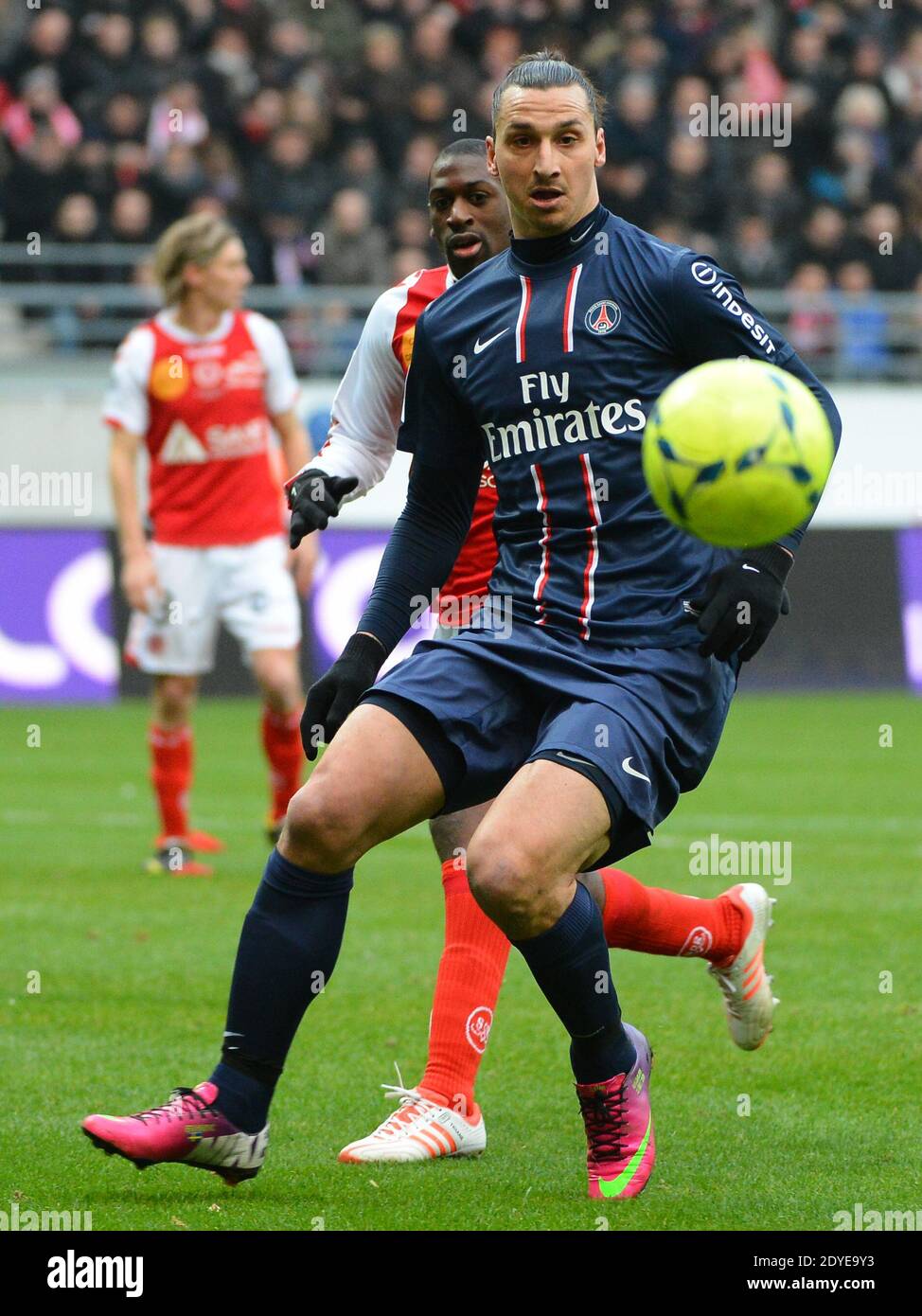 Zlatan Ibrahimovic du PSG lors du match de football de la première Ligue française, Reims contre Paris Saint-Germain au stade de Reims, France, le 2 mars 2013. Reims a gagné 1-0. Photo de Christian Liewig/ABACAPRESS.COM Banque D'Images