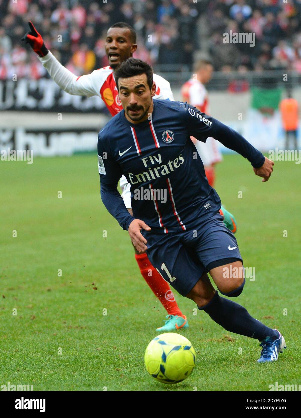 Ezequiel Lavezzi du PSG lors du match de football de la première Ligue française, Reims vs Paris Saint-Germain au stade de Reims, France, le 2 mars 2013. Reims a gagné 1-0. Photo de Christian Liewig/ABACAPRESS.COM Banque D'Images