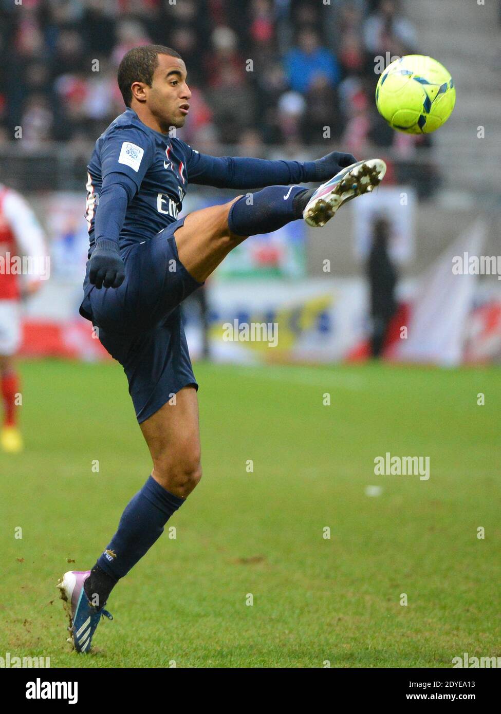 Lucas Moura du PSG lors du match de football de la première Ligue française, Reims contre Paris Saint-Germain au stade de Reims, France, le 2 mars 2013. Reims a gagné 1-0. Photo de Christian Liewig/ABACAPRESS.COM Banque D'Images