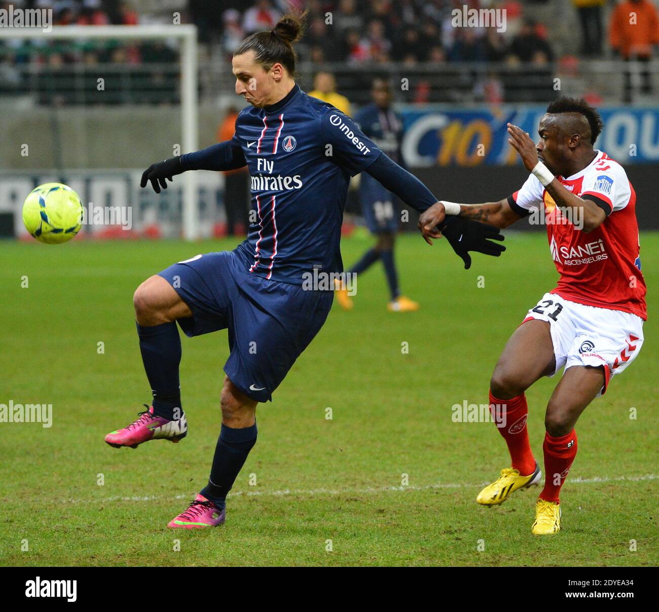 Zlatan Ibrahimovic du PSG lors du match de football de la première Ligue française, Reims contre Paris Saint-Germain au stade de Reims, France, le 2 mars 2013. Reims a gagné 1-0. Photo de Christian Liewig/ABACAPRESS.COM Banque D'Images