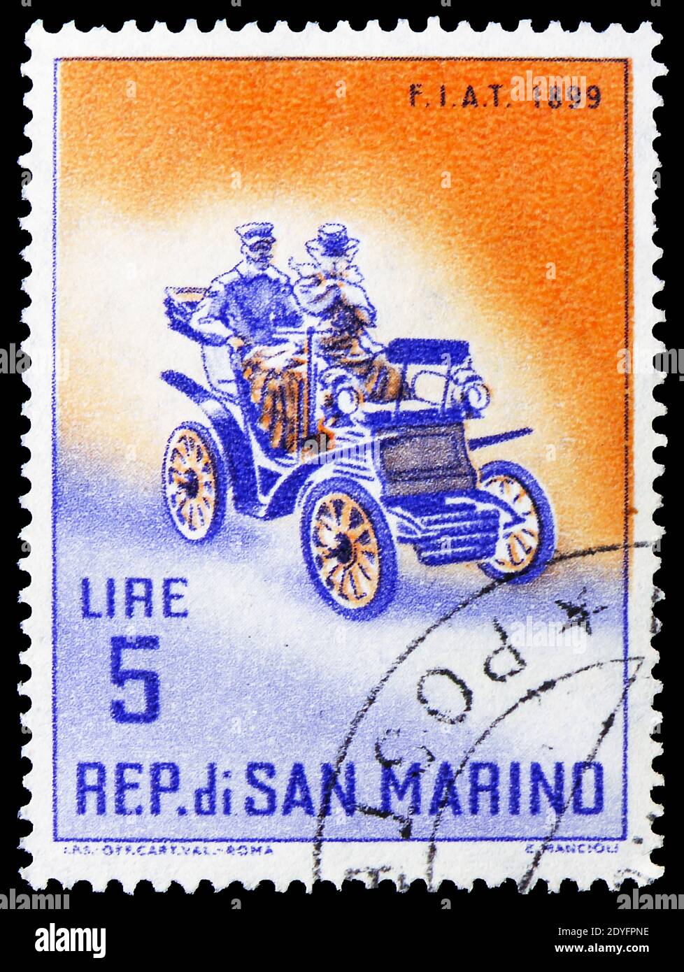 MOSCOU, RUSSIE - 19 JUIN 2019: Timbre-poste imprimé à Saint-Marin montre Fiat (1899), série automobile classique, vers 1962 Banque D'Images