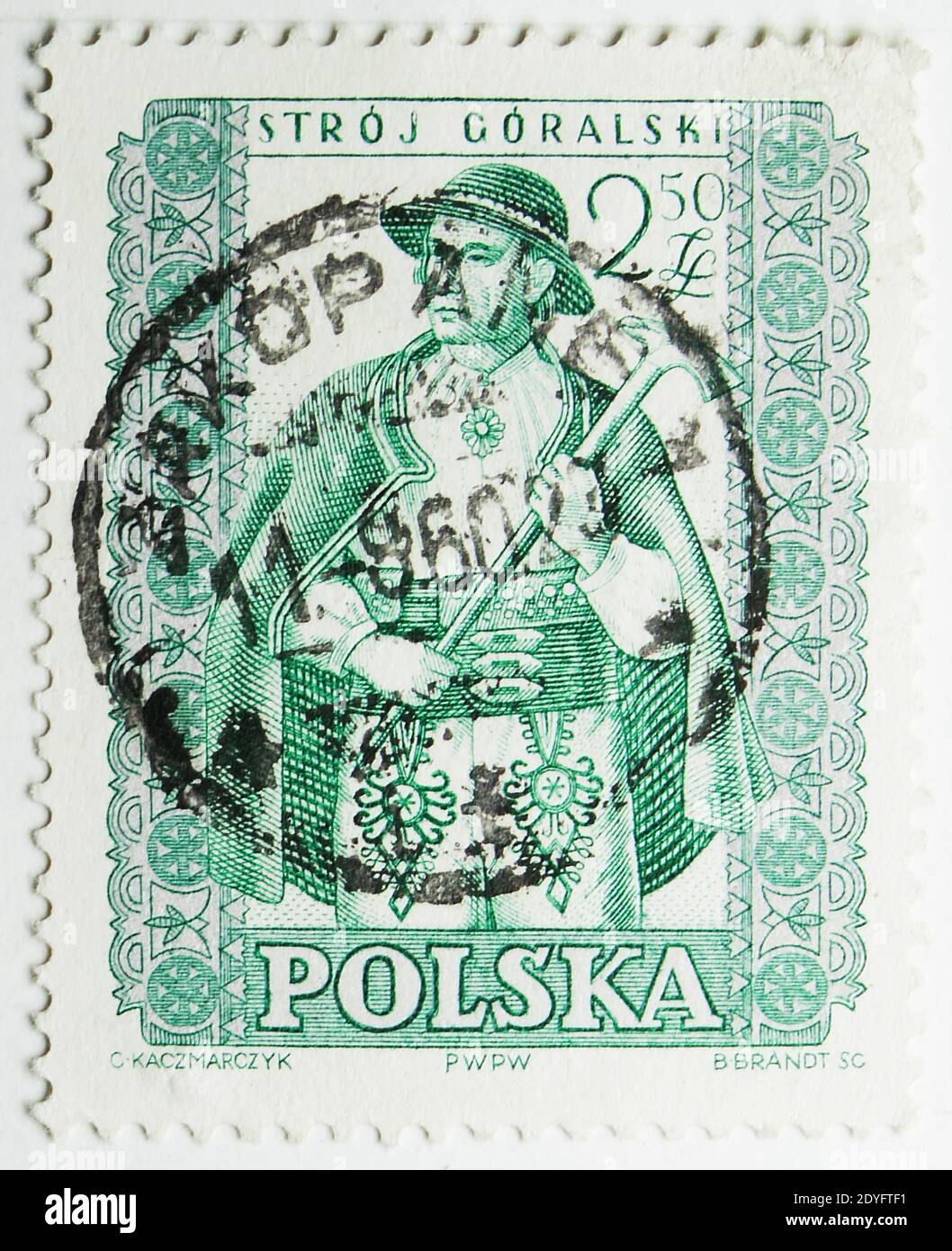MOSCOU, RUSSIE - 15 JUILLET 2019 : timbre-poste imprimé en Pologne montre Gorale, série de costumes traditionnels, vers 1959 Banque D'Images