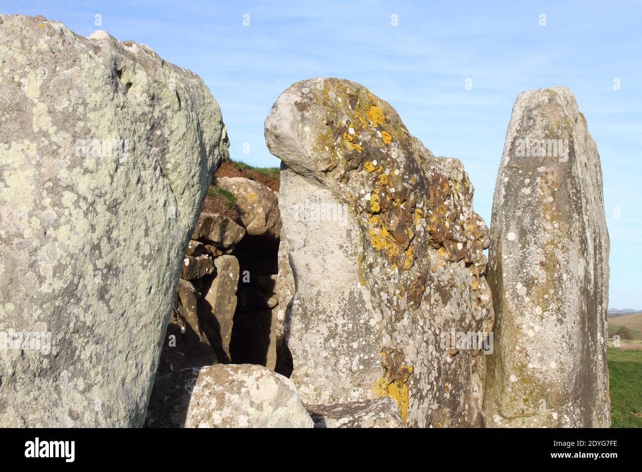 West Kennett long Barrow tombeau néolithique près de Silbury Hill, Wiltshire Banque D'Images