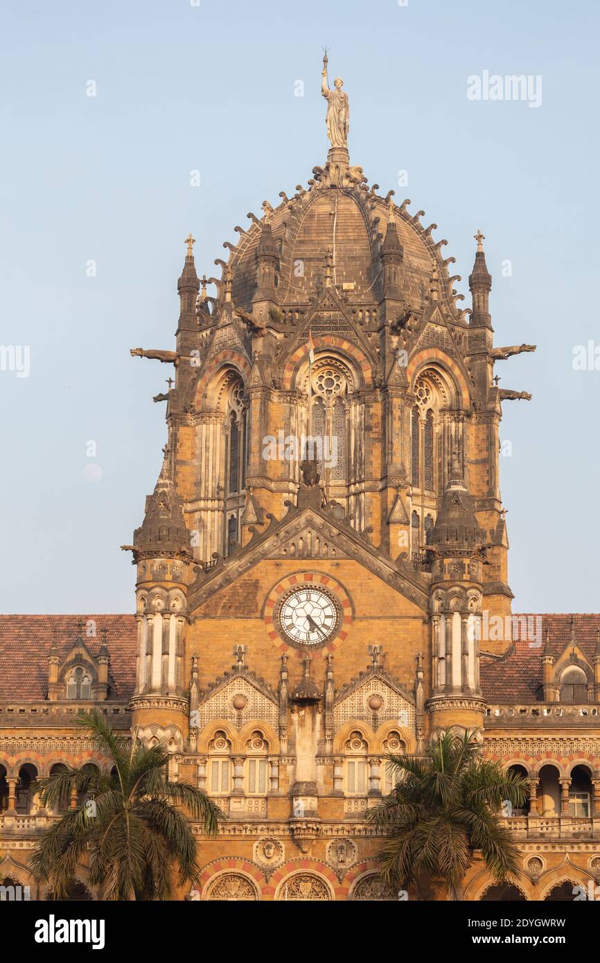 Mumbai Inde anciennement Victoria Terminus, Chhatrapati Shivaji Terminus est un site classé au patrimoine mondial de l'UNESCO et une gare ferroviaire historique. Banque D'Images