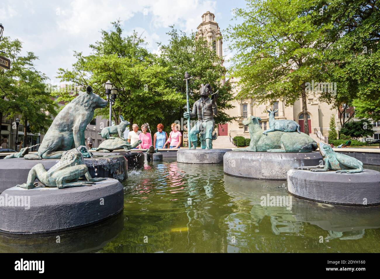 Birmingham Alabama,Five points South District,Frank Fleming sculpteur sculpture la fontaine publique de Storyteller,tête de vérin à tête, Banque D'Images