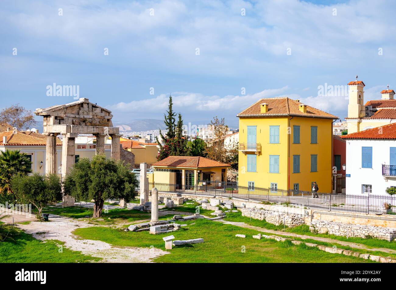 Le marché romain et les maisons colorées de la vieille ville d'Athènes, Grèce Banque D'Images