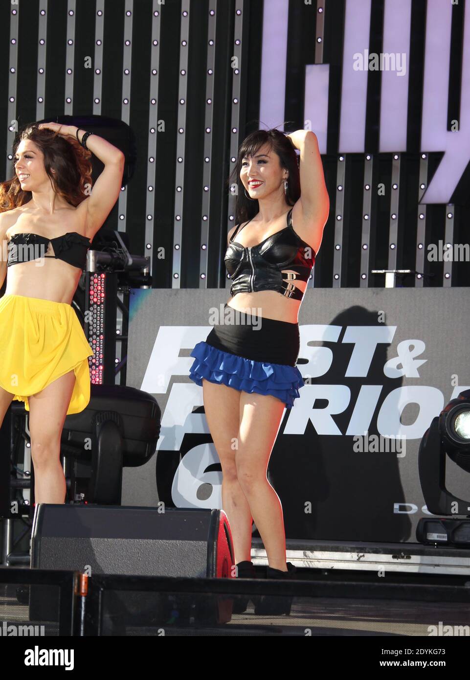 Atmosphère / danseurs, Universal Pictures film Premiere for Fast & Furious 6 at the Gibson Amphitheater in Universal City, Los Angeles, CA, USA, 21 mai 2013 (en photo : atmosphère / danseurs). Photo de Baxter/ABACAPRESS.COM Banque D'Images