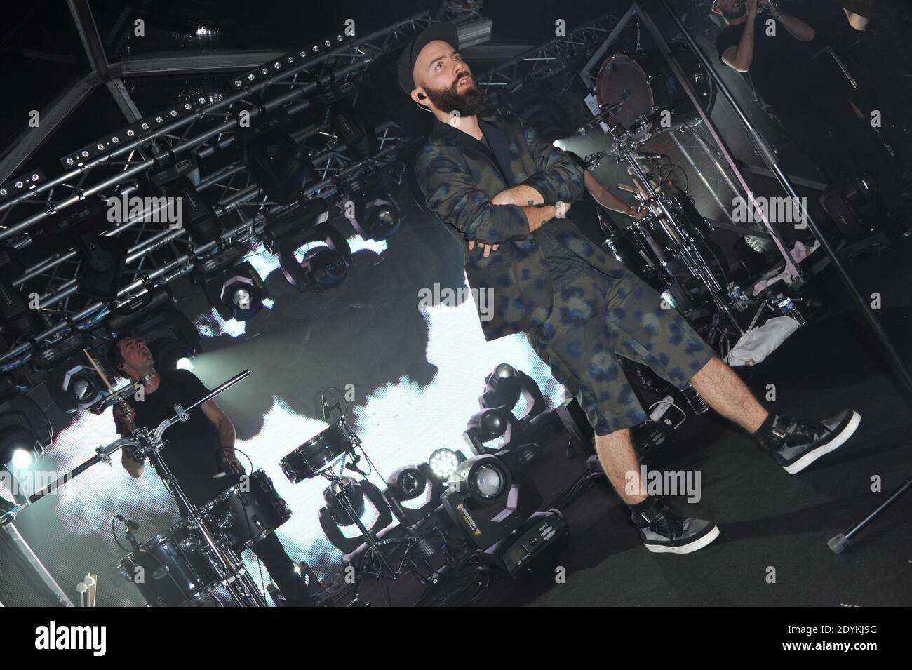 Woodkid, véritable nom Yoann Lemoine, présente une exposition à la Terrazza Martini à Cannes, en France, le 22 mai 2013, dans le cadre du 66e festival du film de Cannes. Photo de Laurene Fvier/ABACAPRESS.COM Banque D'Images