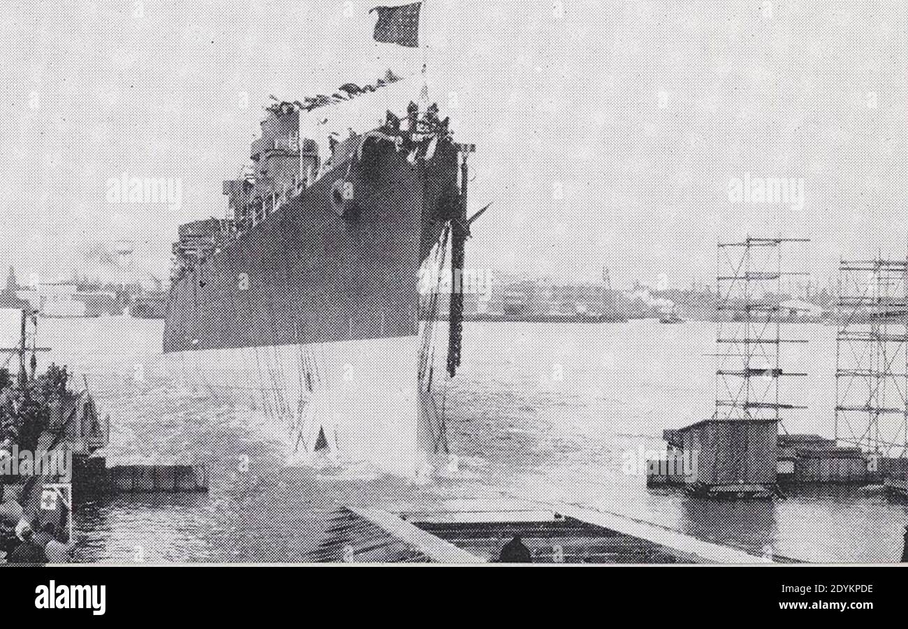 Lancement de l'USS Dayton (CL-105) à la New York Shipbuilding Company le 19 mars 1944 (NH 45501). Banque D'Images