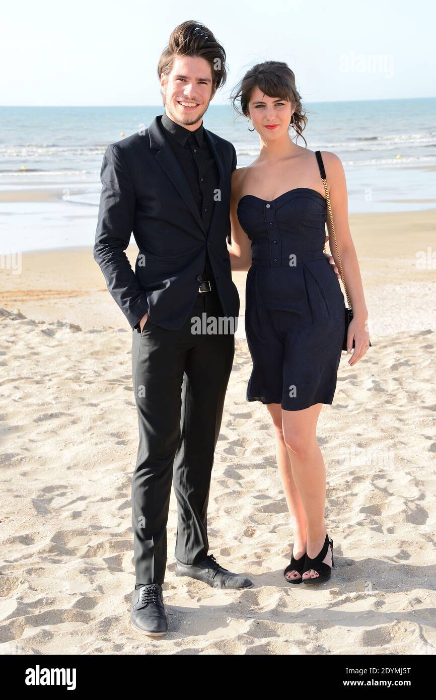Petite Amie François Civil Compagne François civil et petite amie posent lors du 27e Festival du film  romantique de Cabourg à Cabourg, France, le 15 juin 2013. Photo de Nicolas  Briquet/ABACAPRESS.COM Photo Stock - Alamy