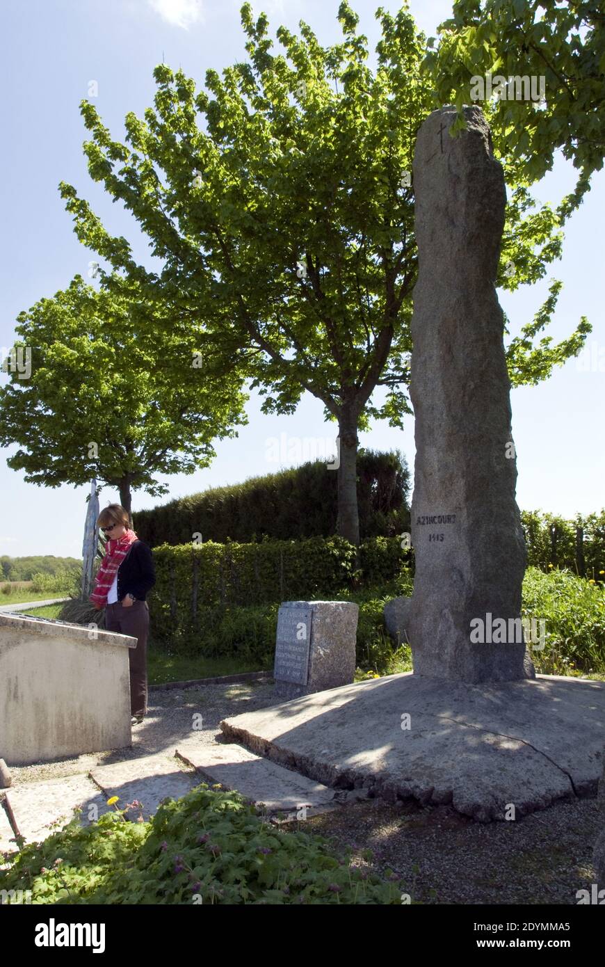 Un monument sur le site de la bataille d'Agincourt, une victoire anglaise dans la guerre de cent ans, à Azincourt, pas-de-Calais, France. Banque D'Images